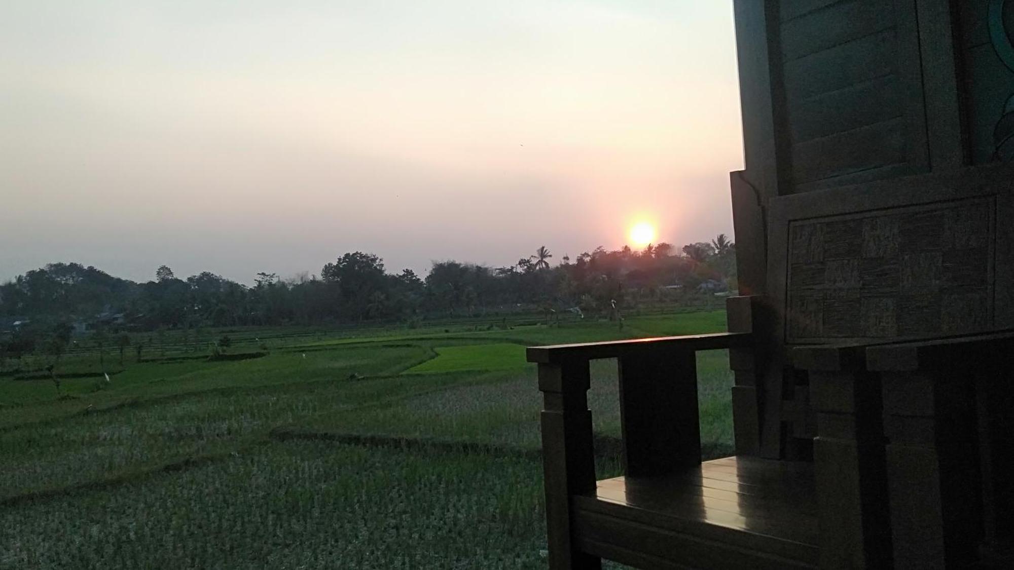 Bujak Permai Villa Matahari Lombok Ntb Praya Bagian luar foto