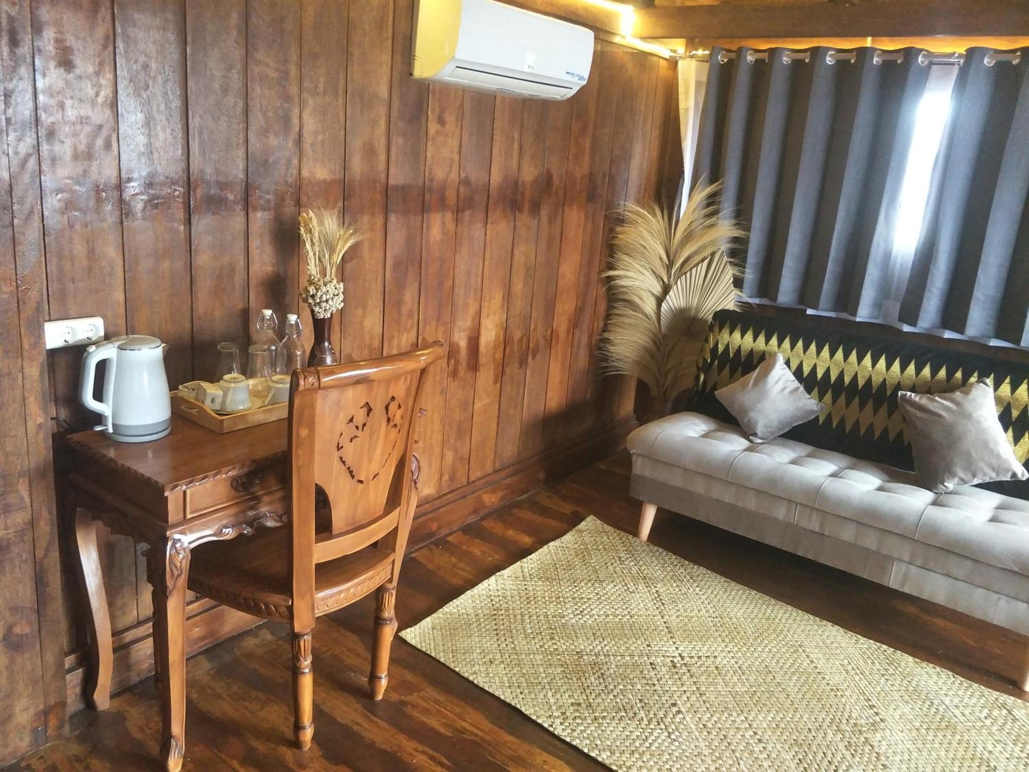 Bujak Permai Villa Matahari Lombok Ntb Praya Bagian luar foto