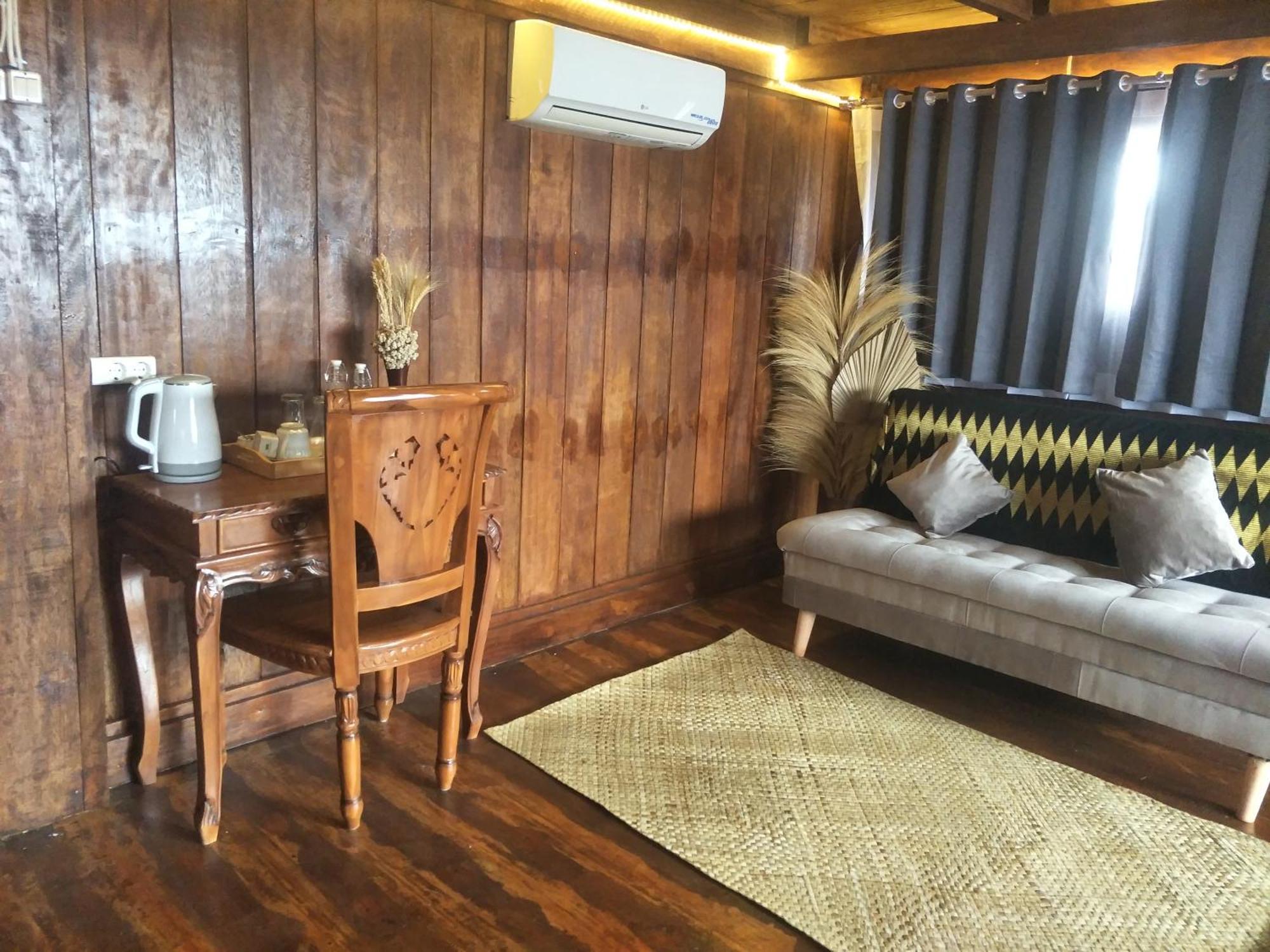 Bujak Permai Villa Matahari Lombok Ntb Praya Bagian luar foto